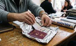 Pasaportların Alüminyum Folyo ile Sarılması Seyahat Trendine Dönüştü