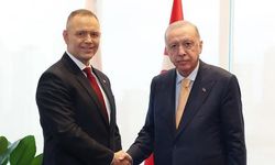 Polonya Cumhurbaşkanı Nawrocki'den Erdoğan'a Kılıç Hediye