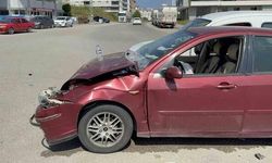Samsun İlkadım'da otomobil ile hafif ticari araç çarpıştı, 2 kişi yaralandı