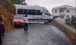 Sarıyer'de okul servisi duvara çarptı, sürücü yaralandı
