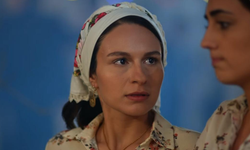 Selin Yeninci, 27. Sadri Alışık Ödülleri'nde tarzıyla dikkat çekti