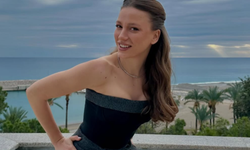 Serenay Sarıkaya Paris'teki Disneyland ziyaretinde eğlenceli anlar yaşadı