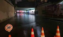 Taksim'de Aniden Bastıran Sağanak Zincirlikuyu Alt Geçidini Suya Boğdu