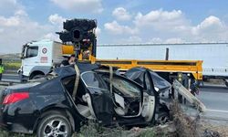 Tarsus'ta otomobilin refüje çarpması sonucu 1 kişi yaşamını yitirdi