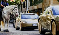 Tesla'nın sürücüsüz Cybercab aracı 10 dakikalık yolu 70 dakikada tamamladı