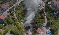 Zonguldak Devrek'te Yakılan Lastikler Çöpleri Tutuşturdu, Gökyüzü Dumanla Kaplandı