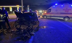 Adıyaman Kahta'da otomobil ile kamyonet çarpıştı: 4 yaralı, 1'i ağır