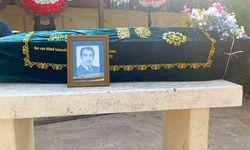 Aliağa'nın eski belediye başkanı Ali Ayhan Bayrak toprağa verildi