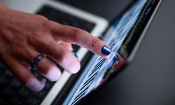 Apple yöneticileri MacBook Pro'daki dokunmatik ekran kararını açıkladı