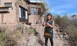 Arjantinli Mariana, şehir hayatını bırakıp çöpten ev yaptı