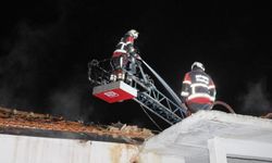 Aydın Nazilli'de Sobadan Çıkan Yangında Ev Kül Oldu, 4 Kişilik Aile Kurtarıldı