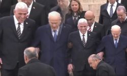 Bahçeli ve Dervişoğlu Anıtkabir'de Kol Kola Görüntülendi