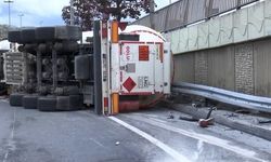 Bakırköy'de LNG yüklü tanker devrildi, yol trafiğe kapandı