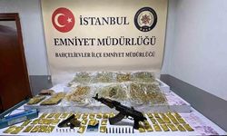 Başakşehir'de düzenlenen operasyonda AK-47 tüfek ve skunk ele geçirildi