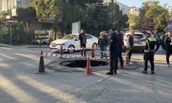 Beşiktaş'ta Zeytinoğlu Caddesi'nde Yol Çökmesi Trafiği Etkiledi