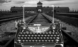 Bükreş'teki bit pazarında bulunan Enigma makinesi 45 bin euroya satıldı