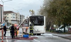 Çanakkale'de Özel Halk Otobüsünde Motor Yangını