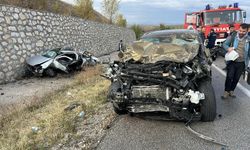 Çorum'da otomobil ile cip çarpıştı: 4 kişi yaşamını yitirdi, 2 kişi yaralandı