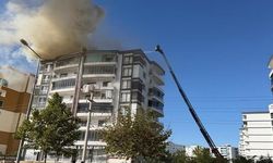 Diyarbakır'da 8 Katlı Binanın Çatısında Çıkan Yangında 7 Kişi Kurtarıldı