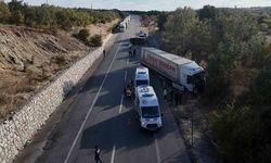 Edirne'de Hamzabeyli Yolu'nda Tır ile Kamyonet Çarpıştı: 4 Yaralı