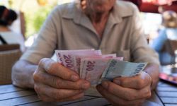 Emekli Maaşlarında İyileştirme İçin İki Alternatif Üzerinde Duruluyor