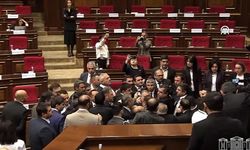 Ermenistan Parlamentosunda Milletvekilleri Arasında Yumruklu Kavga Çıktı