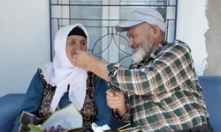 Eşine Her Yıl Aynı Hediyeyi Veriyor