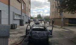 Eskişehir'de Kundaklandığı İddia Edilen Araç Küle Döndü