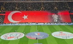 Fenerbahçe taraftarlarından 29 Ekim Cumhuriyet Bayramı'na özel koreografi