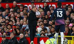 Futbolcudan gol sonrası topa ısırma hareketi