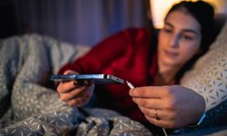Gece Boyunca Şarjda Bırakılan Telefonlar Bataryaya Zarar Veriyor