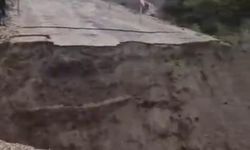 Gönen'de şiddetli yağış sonrası Fındıklı-Canbaz yolu çöktü, ulaşım durdu