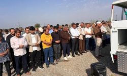 Hatay'da otomobil çarpan anne ve kızı yan yana toprağa verildi