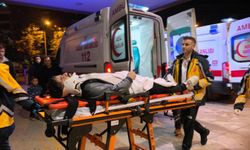 İnegöl'de otomobil ile motosiklet çarpıştı, 2 kardeş yaralandı