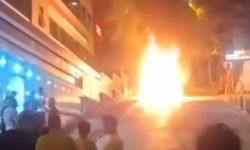 İstanbul Eyüpsultan'da Seyir Halindeki Hafif Ticari Araç Yangınla Küle Döndü