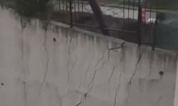 İstinat duvarı çatırdayarak yıkıldı