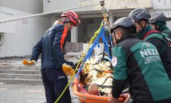 İzmir'de 6.7 büyüklüğündeki deprem senaryosuyla kapsamlı tatbikat gerçekleştirildi