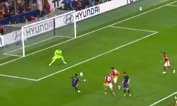 Joao Cancelo'nun Galatasaray karşısındaki golü tribünleri gerdi