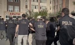 Kahramanmaraş'ta ters kelepçe ve zorlayıcı tutumla adliyeye getirilen şüpheliler hakkında soruşturma