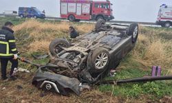 Mardin Kızıltepe'de otomobil şarampole devrildi, 3 kişi yaralandı