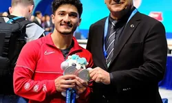 Muhammed Furkan Özbek Dünya Halter Şampiyonası'nda Gümüş Madalya Kazandı