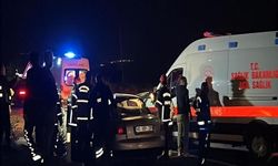 Nevşehir'de TIR'a çarpan otomobilde 2 kişi hayatını kaybetti