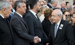 Özgür Özel ve Kemal Kılıçdaroğlu Hasan Günay'ın Cenaze Töreninde Tokalaştı