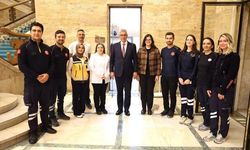 Sağlık Bakanı Memişoğlu TBMM İlk Yardım Merkezi personelini ziyaret etti