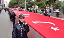 Samsun'da 1919 Metrelik Bayrakla Cumhuriyetin 103. Yılı Kutlandı
