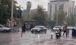 Şanlıurfa'da etkili olan yağmur yaşamı olumsuz etkiledi