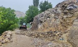 Sason'daki heyelan sonrası kapanan köy yolları tekrar ulaşıma açıldı