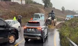 Şile'de iki farklı noktada toprak kayması nedeniyle yollar araç trafiğine kapandı