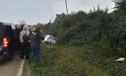 Sinop'ta otomobil şarampole devrildi: 4 kişi yaralandı