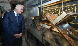 Türk hattat Mehmet Özçay, Mushaf-ı Şerif'in el yazması aslını Türkiye Yazma Eserler Kurumu'na bağışladı